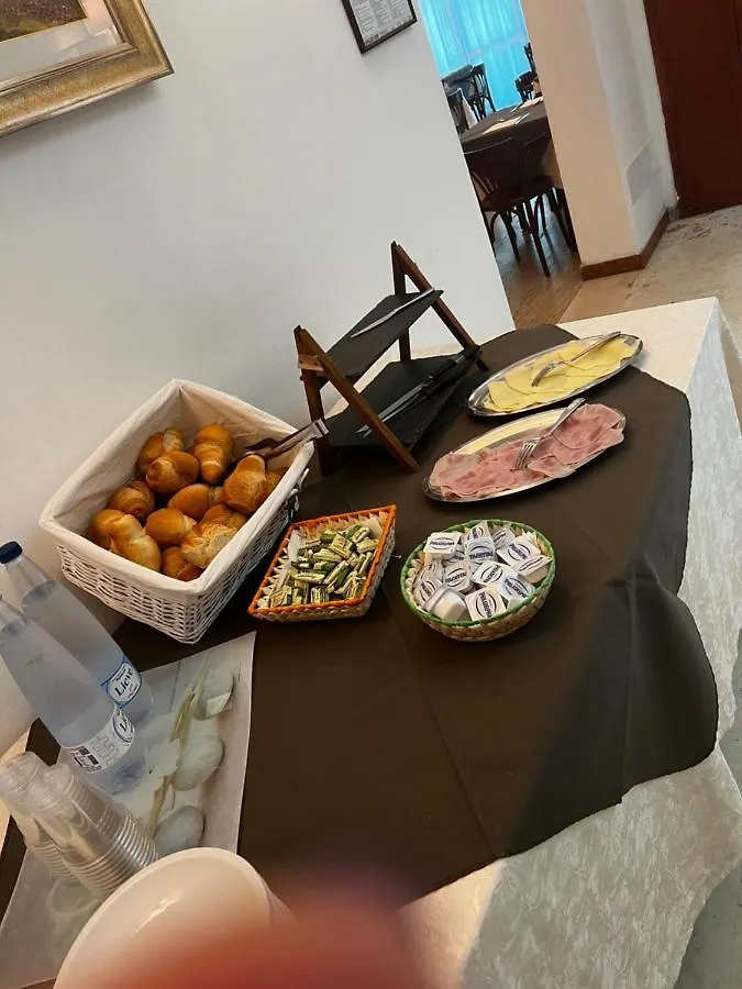 Hotel Trieste Riccione 2*,