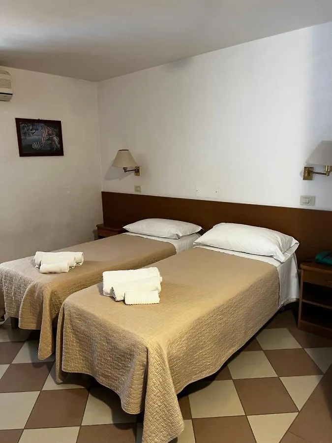 Hotel Trieste Riccione 2*,  Itálie